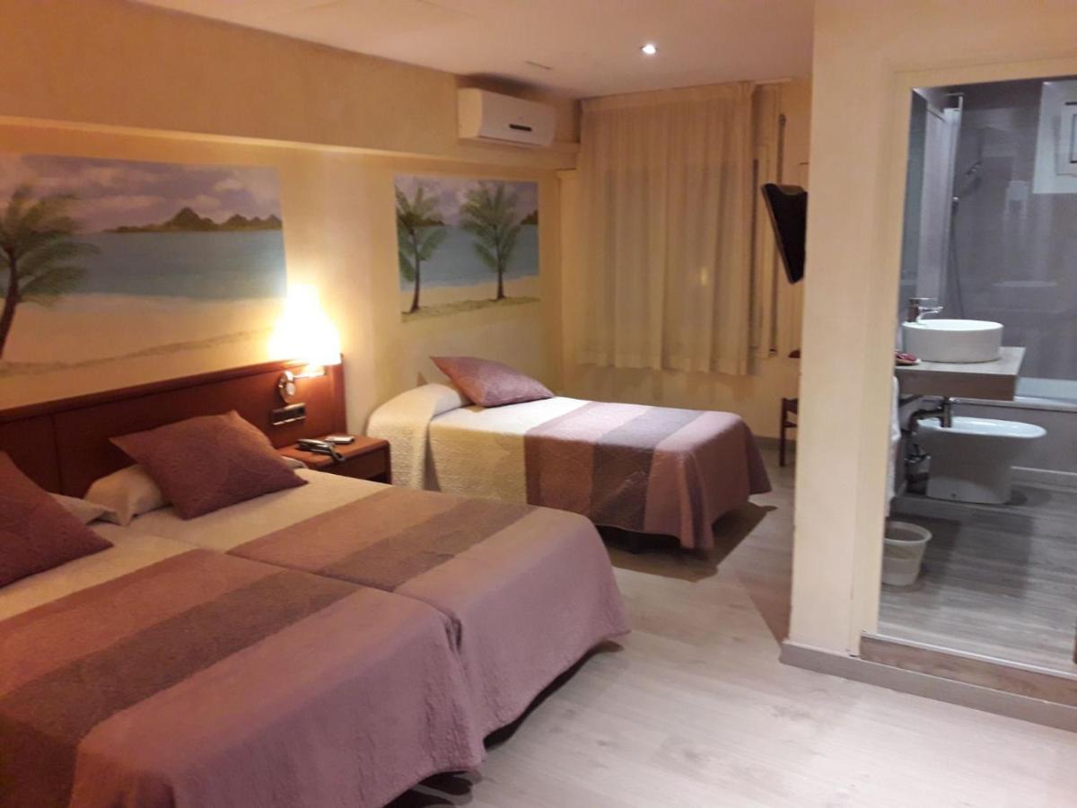 Checkin Trave Hotel Фигерас Екстериор снимка