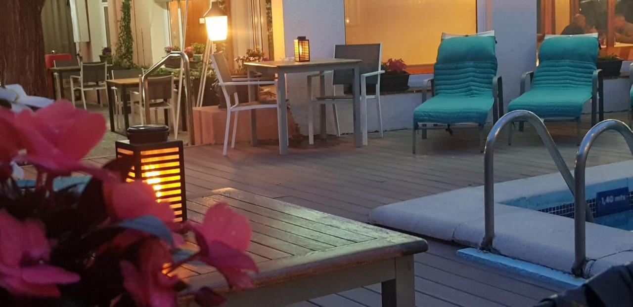 Checkin Trave Hotel Фигерас Екстериор снимка