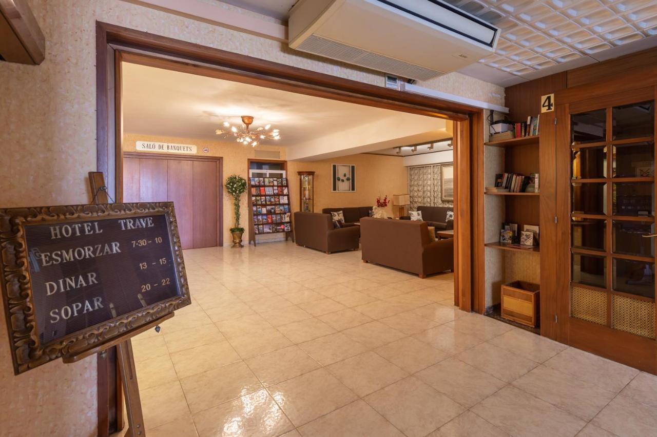 Checkin Trave Hotel Фигерас Екстериор снимка