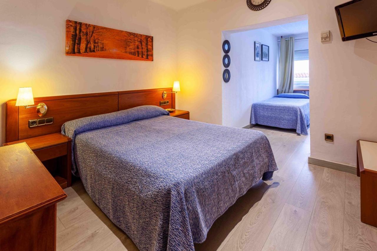 Checkin Trave Hotel Фигерас Екстериор снимка